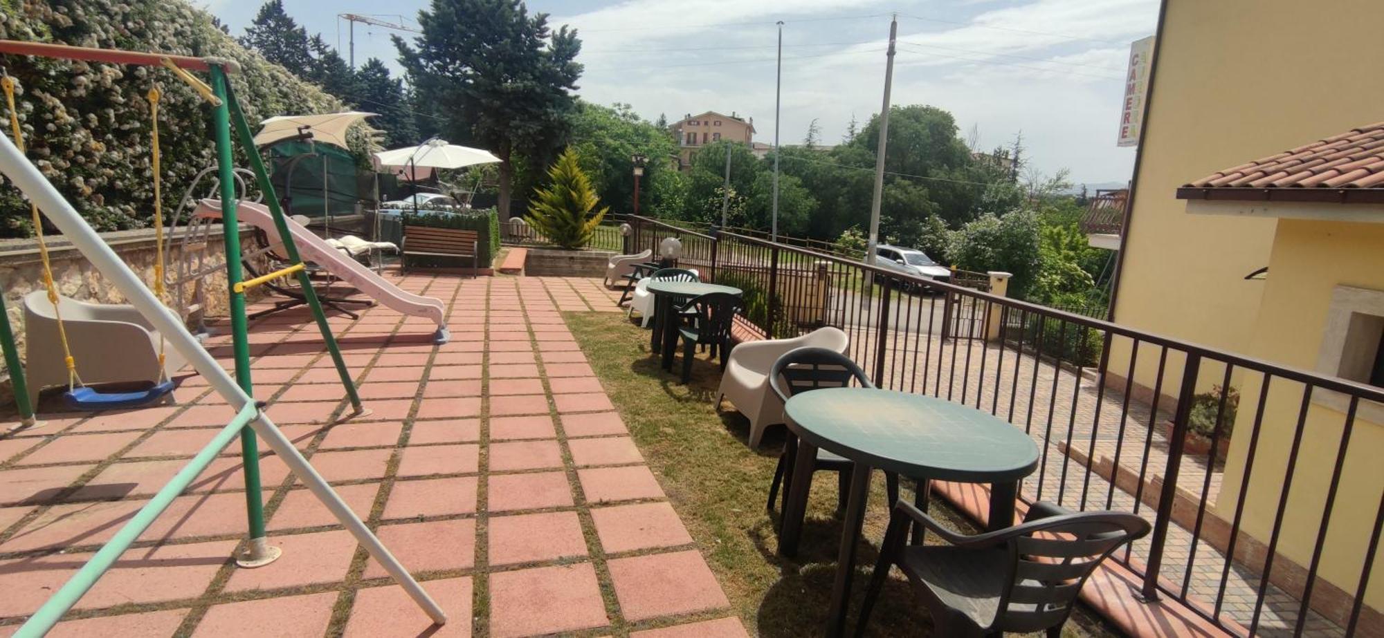 Complesso Turistico Aurora - Appartamenti Poggio Picenze Extérieur photo