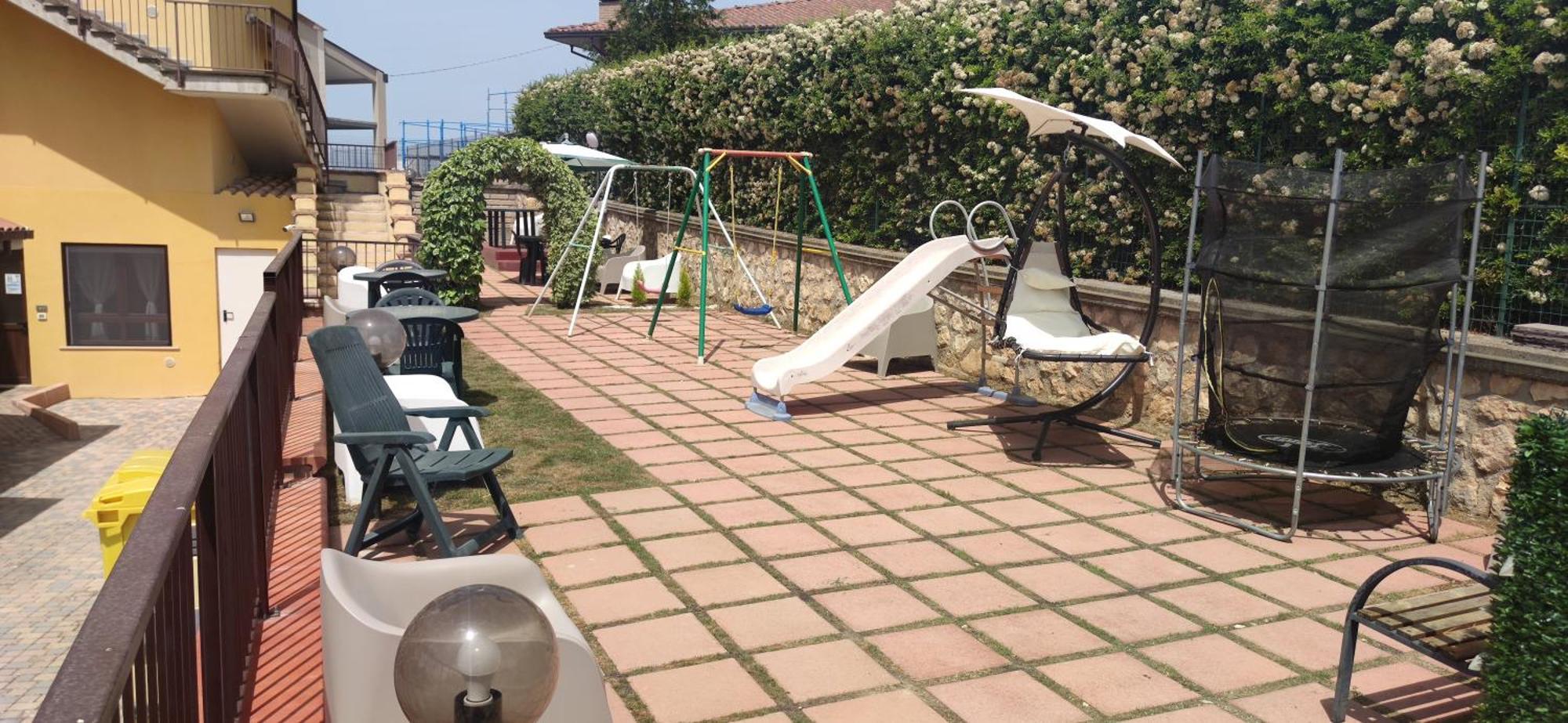 Complesso Turistico Aurora - Appartamenti Poggio Picenze Extérieur photo